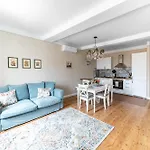 Modern Apartment In The Heart Of Lucca!
