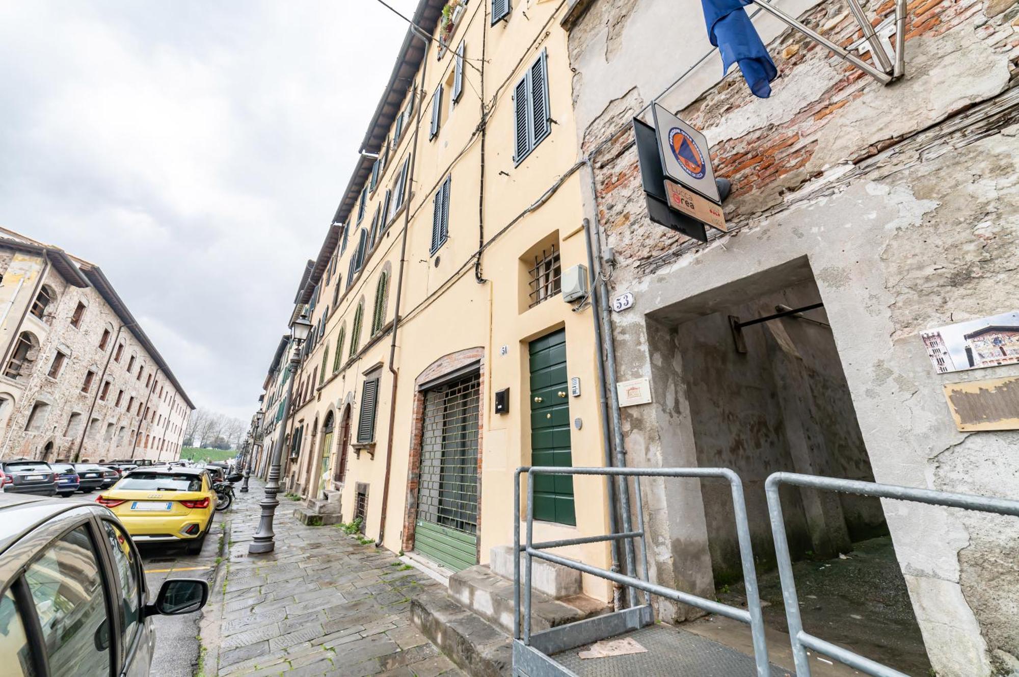 Modern In The Heart Of Lucca!